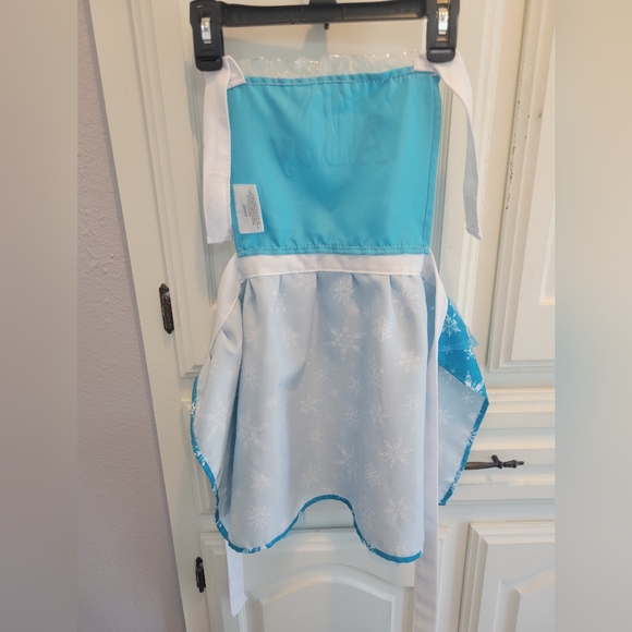 $6 SALE! Frozen Theme Apron Personalized Abby - Picture 2 of 3